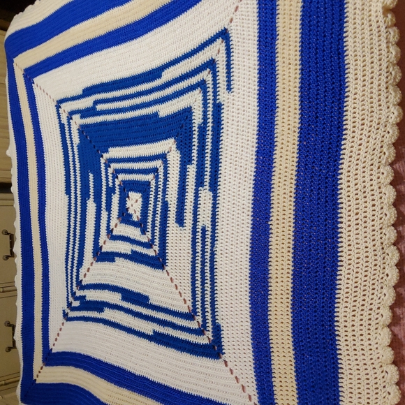 Broken Maze Afghan Throw - Picture 1 of 5